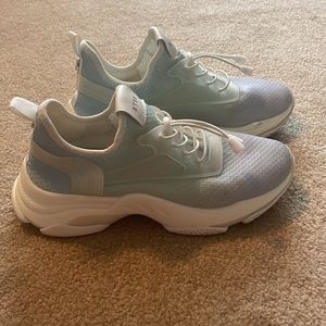 steve madden womens size 10 gymshoes